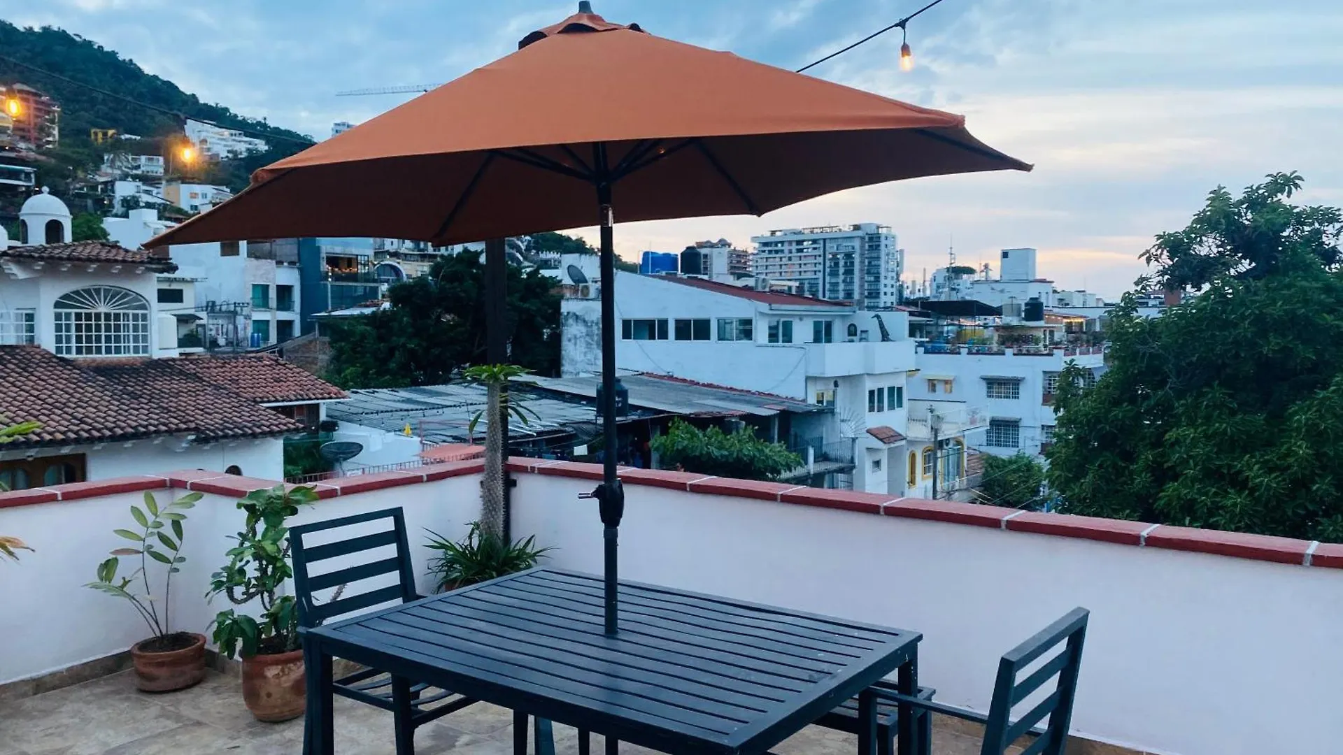 Apartments 6 Blocks To Beach, Roof Terrace With Spa Tub & Bbq Puerto Vallarta Mexico