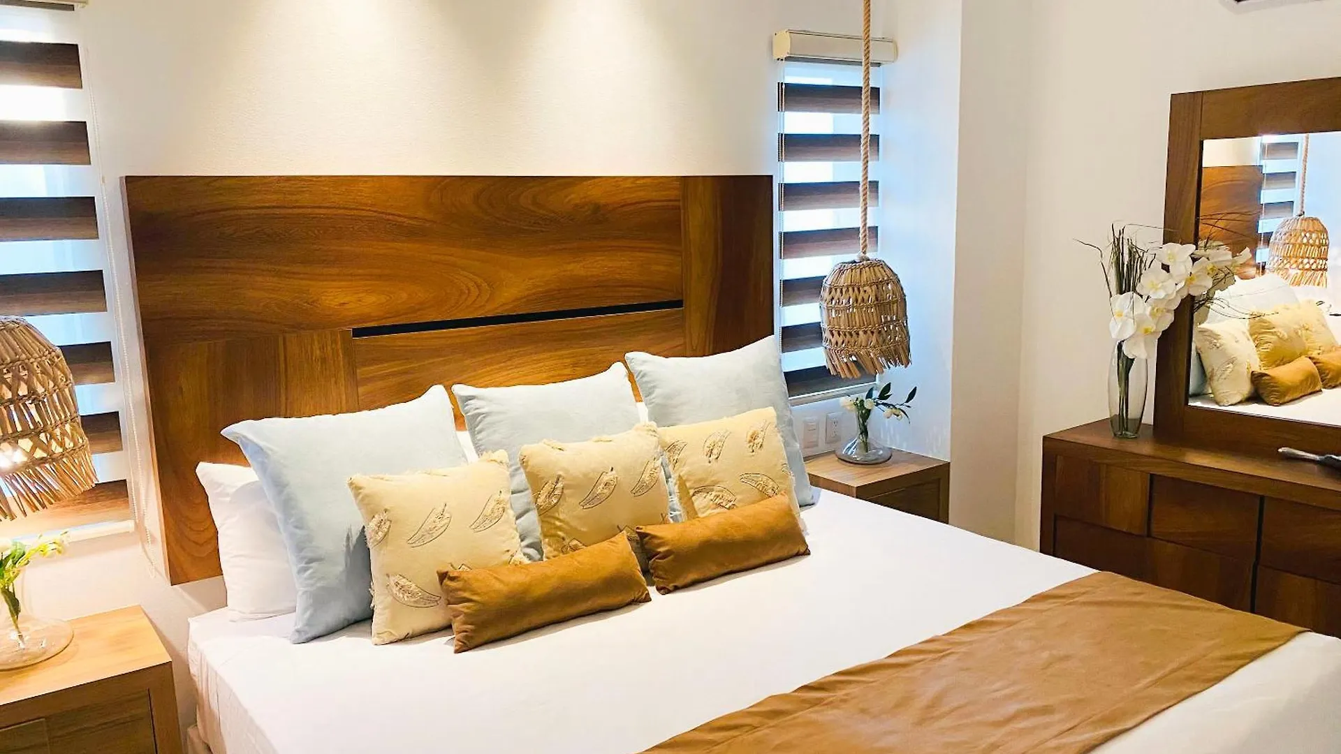 Apartments 6 Blocks To Beach, Roof Terrace With Spa Tub & Bbq Puerto Vallarta Mexico