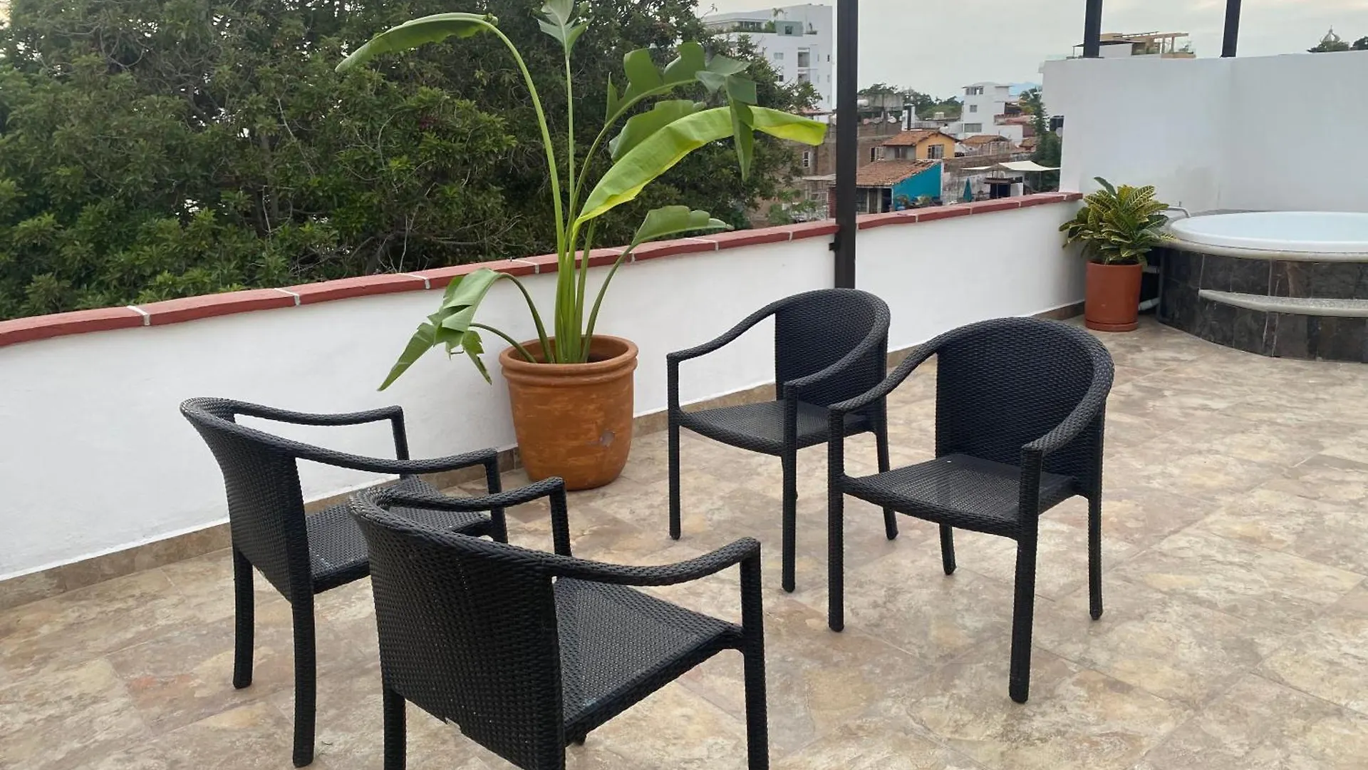 Apartments 6 Blocks To Beach, Roof Terrace With Spa Tub & Bbq プエルトバラータ 0*,  メキシコ