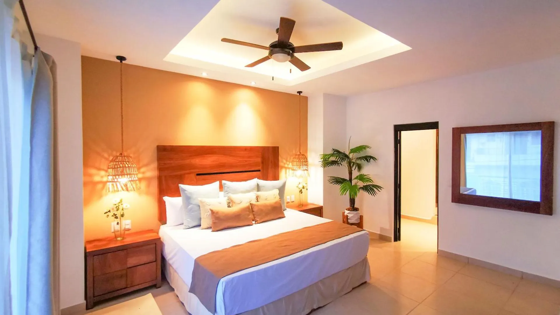 Apartments 6 Blocks To Beach, Roof Terrace With Spa Tub & Bbq プエルトバラータ