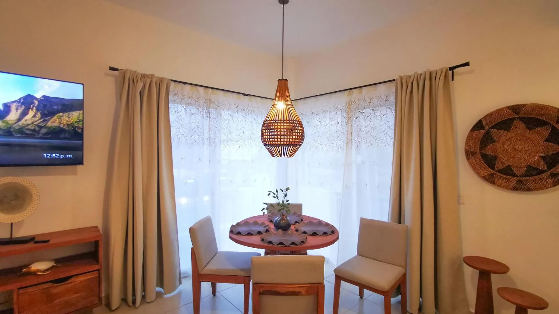 Apartments 6 Blocks To Beach, Roof Terrace With Spa Tub & Bbq プエルトバラータ